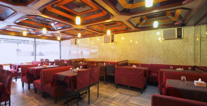 Hotel Golden Palace Pvt Ltd Мумбаї Екстер'єр фото